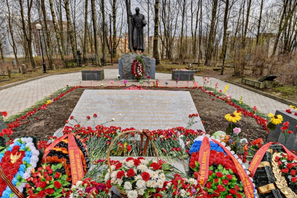Мемориальный комплекс «Братское захоронение советских воинов на Южном кладбище»
