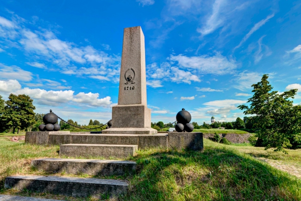 Памятник русским воинам 1710 года